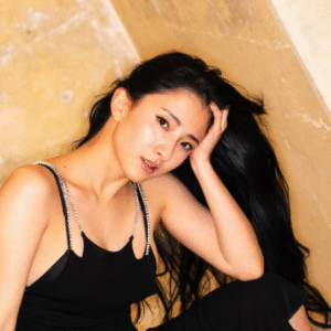 【デジタル限定】AOI写真集「This is Queen」 eyecatch_sample_image_02_20250714230730