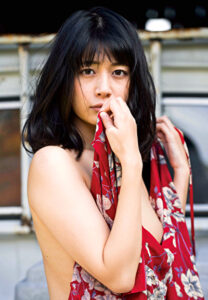 【グラビア動画】小松美咲「ココカラハジマル #4」で解き放つ…大人の色香と豊満ボディ 4_1766080876
