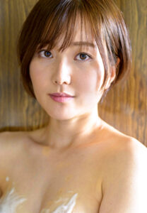 デビュー作「初めてなのに」白鳥桃子#2!衝撃のショートカット爆乳グラビア動画 2_1768111722